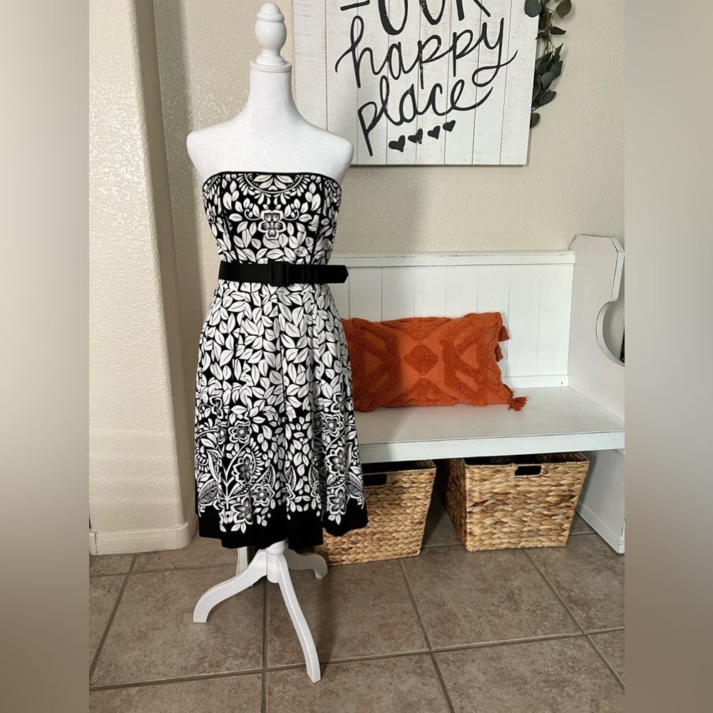 White House Black Market Strapless Dress w/ Belt